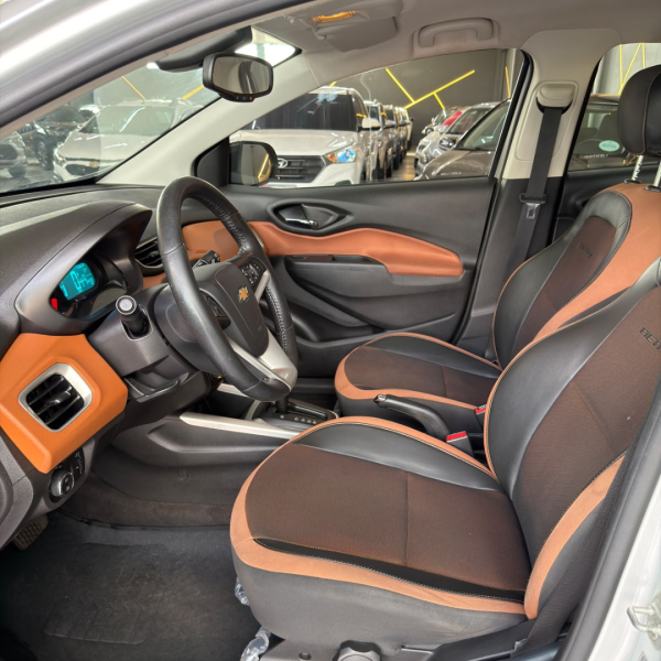 CHEVROLET Onix Hatch 1.4 4P FLEX ACTIV AUTOMÁTICO