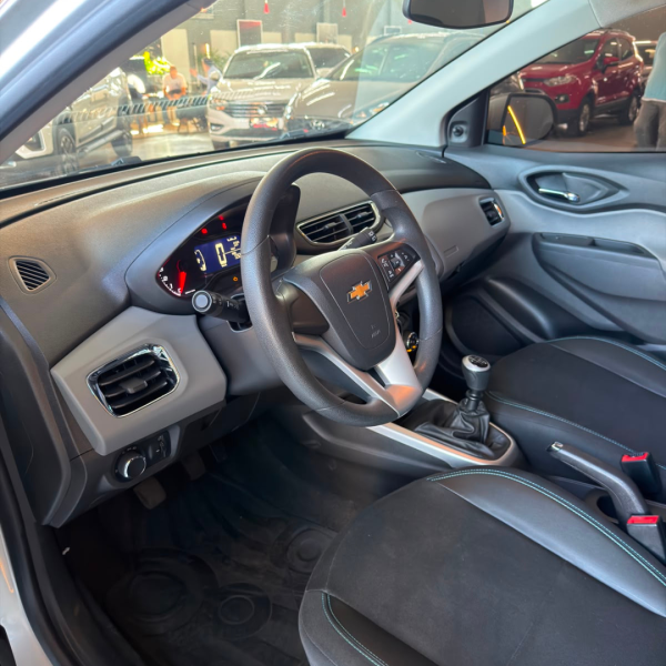 CHEVROLET Onix Hatch 1.0 4P FLEX LT
