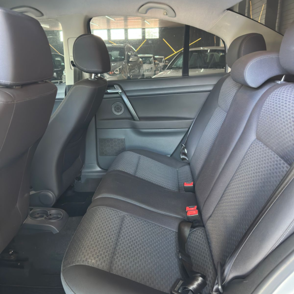 VOLKSWAGEN Polo Sedan 1.6 4P COMFORTLINE FLEX