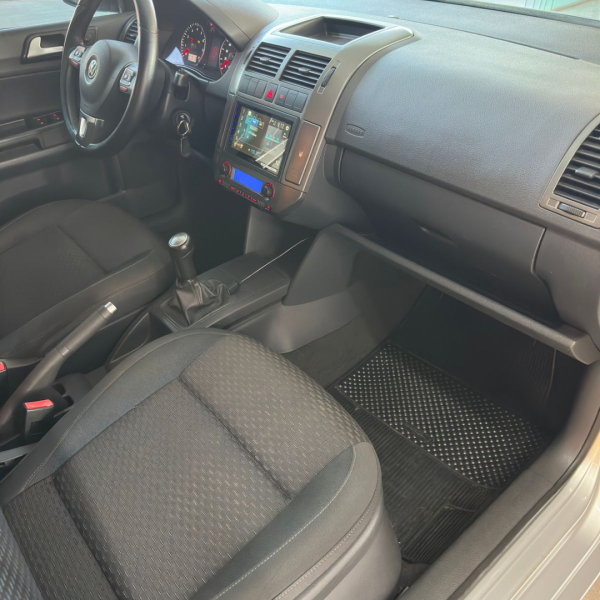 VOLKSWAGEN Polo Sedan 1.6 4P COMFORTLINE FLEX