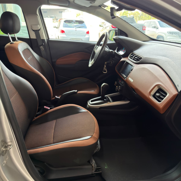 CHEVROLET Onix Hatch 1.4 4P FLEX ACTIV AUTOMÁTICO