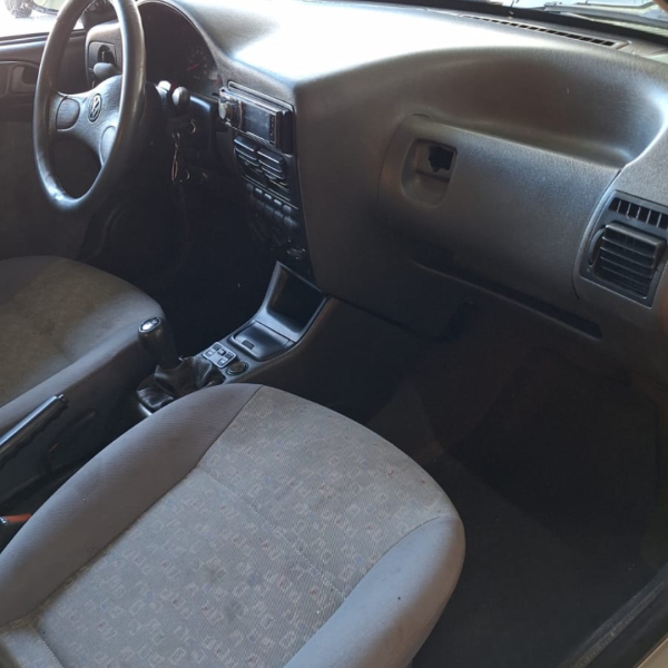 VOLKSWAGEN Gol 1.6 MI CL