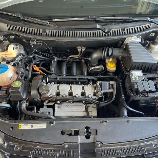 VOLKSWAGEN Polo Sedan 1.6 4P COMFORTLINE FLEX
