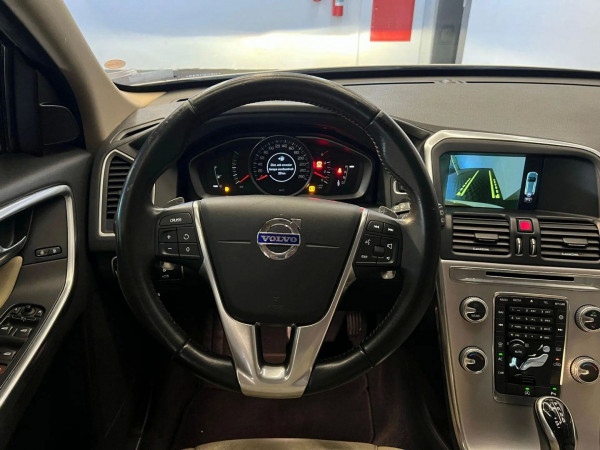 XC60 2.4 4P AWD KINETIC DIESEL AUTOMÁTICO