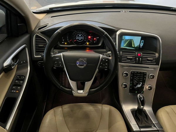 XC60 2.4 4P AWD KINETIC DIESEL AUTOMÁTICO