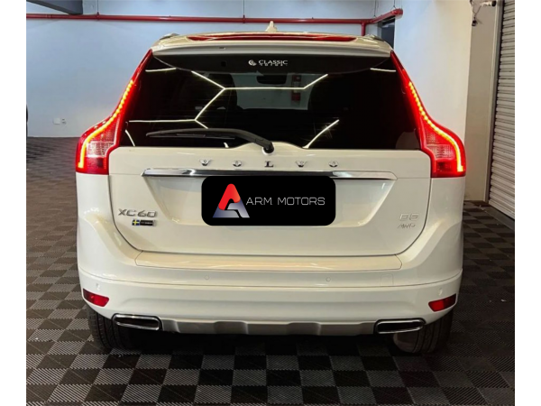 XC60 2.4 4P AWD KINETIC DIESEL AUTOMÁTICO
