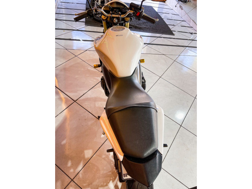 CB 600 F HORNET SEM ABS