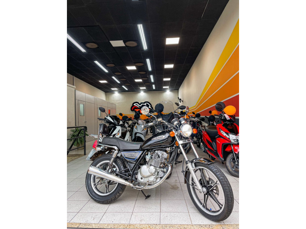 SUZUKI Intruder 125 Modelo sem Versão