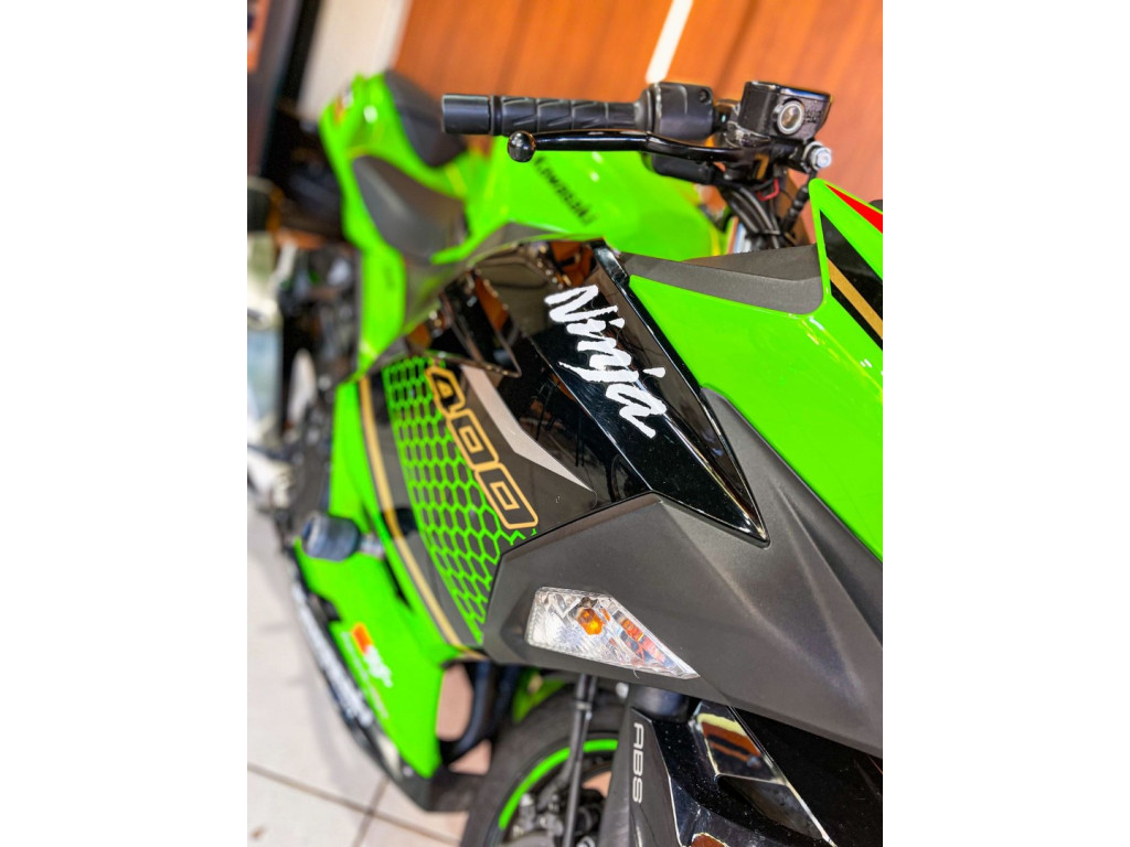 KAWASAKI Ninja 400 N/D KAWASAKI Ninja 400 N/D