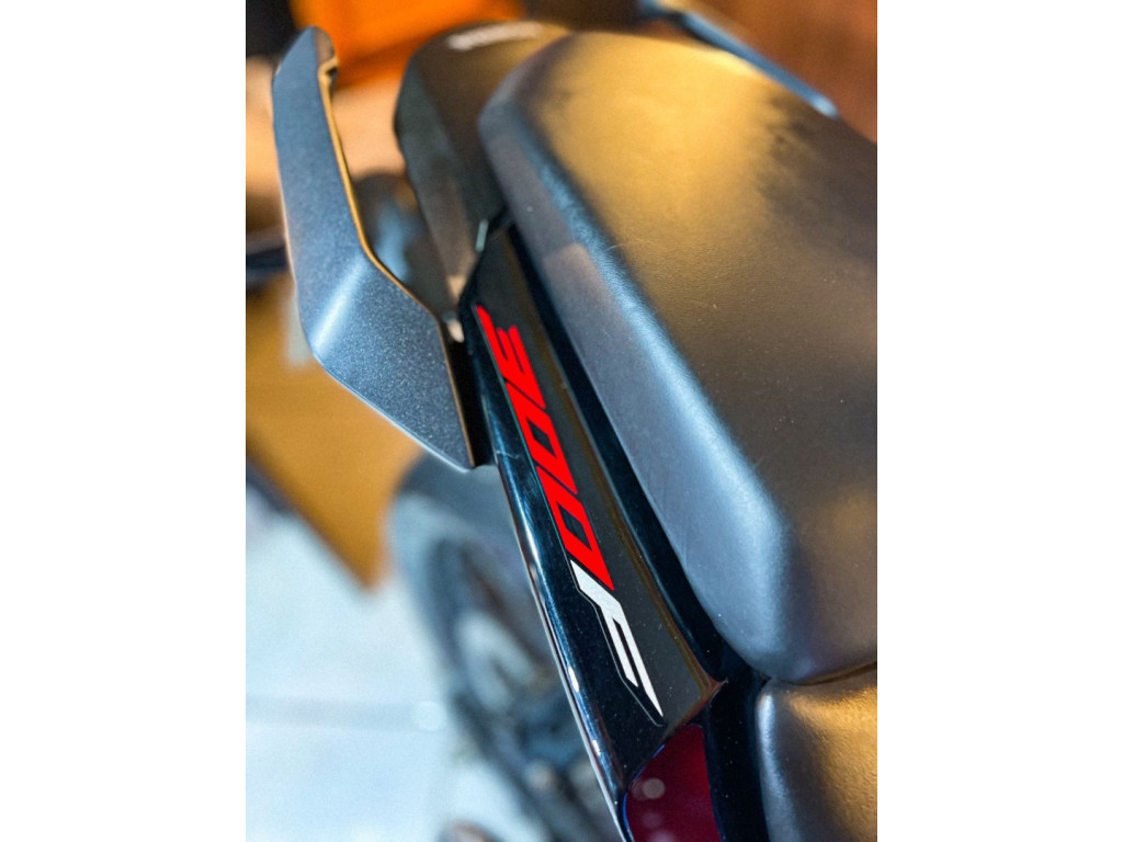 CB 300 F Twister FLEX CBS