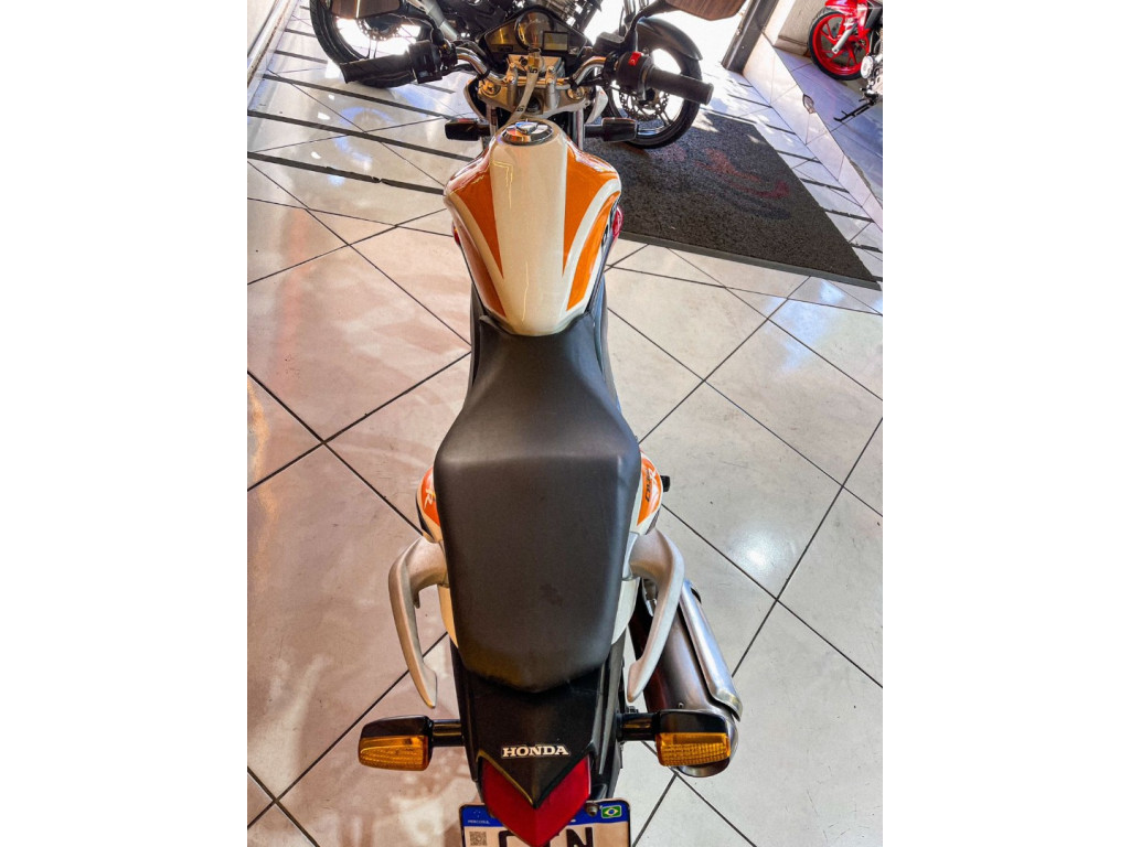 CB 300 R ESPECIAL EDITION