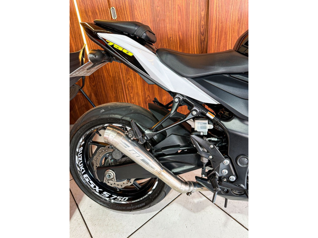 SUZUKI GSX-S 750 ABS SUZUKI GSX-S 750 ABS