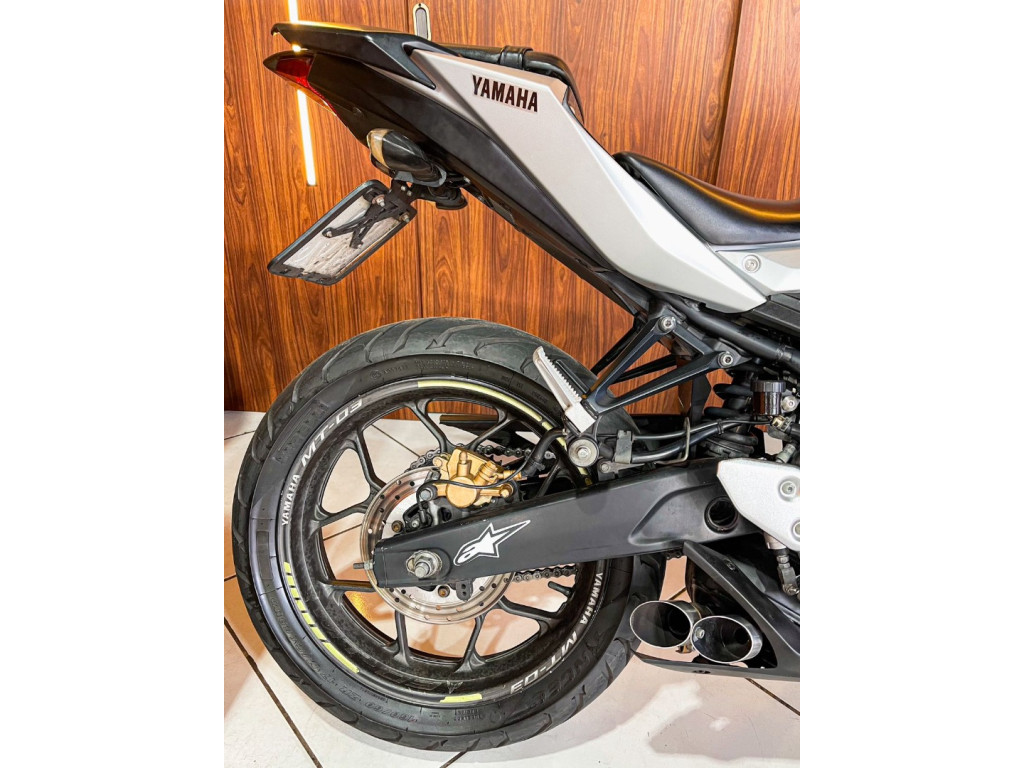YAMAHA MT-03 300 ABS