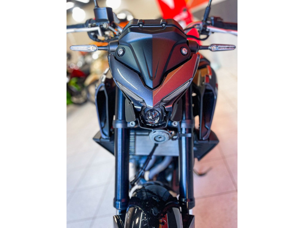 YAMAHA MT-03 300 ABS YAMAHA MT-03 300 ABS