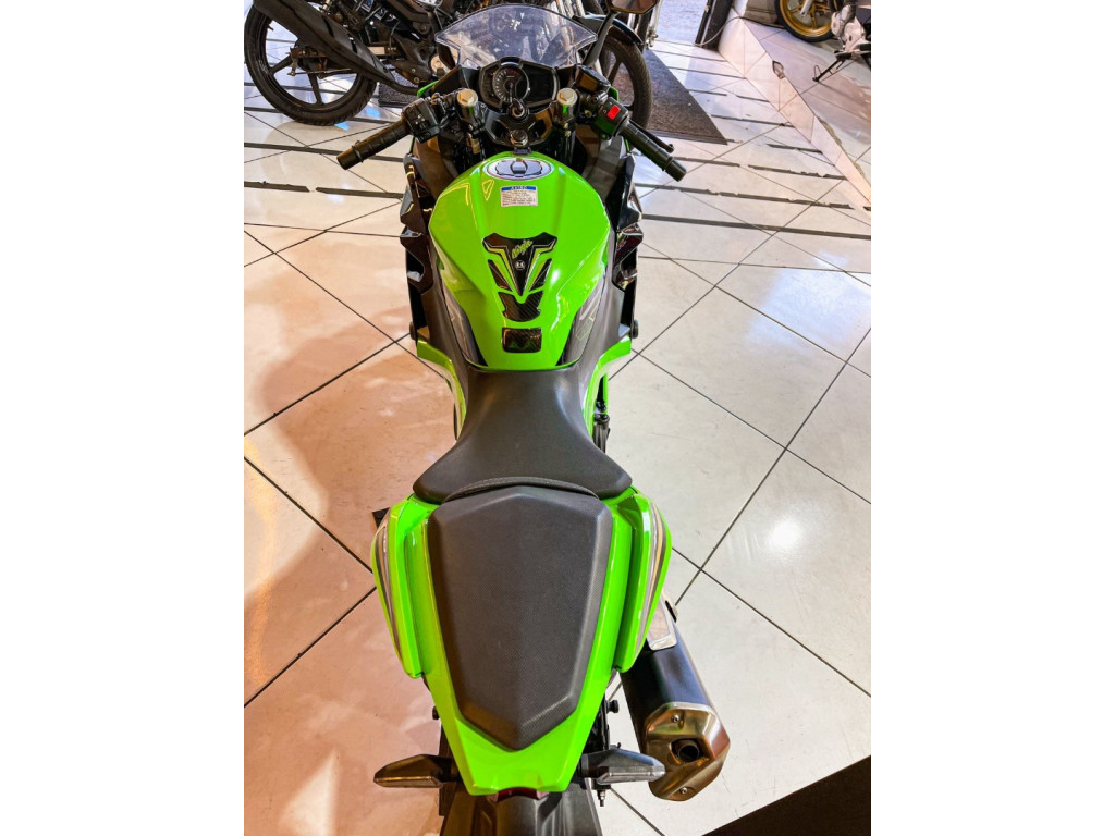 KAWASAKI Ninja 400 N/D KAWASAKI Ninja 400 N/D