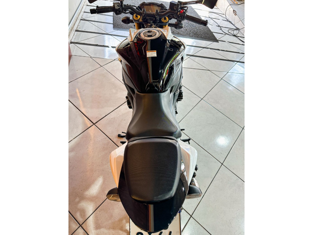 SUZUKI GSX-S 750 ABS SUZUKI GSX-S 750 ABS