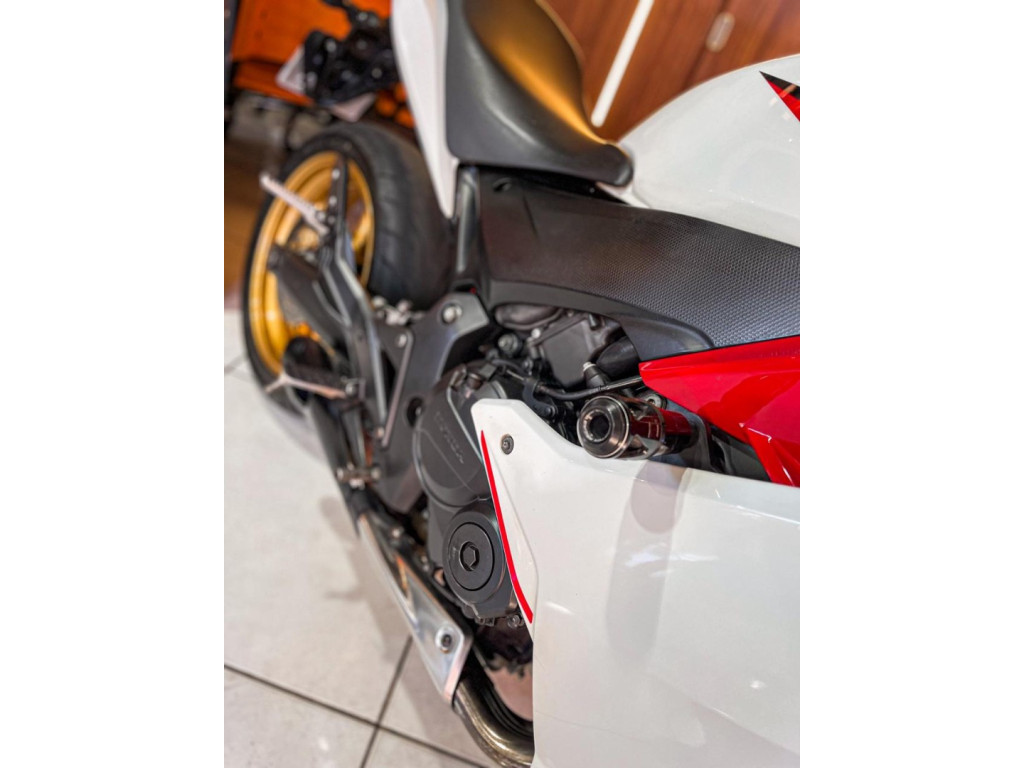 HONDA CBR 600 F Modelo sem Versão