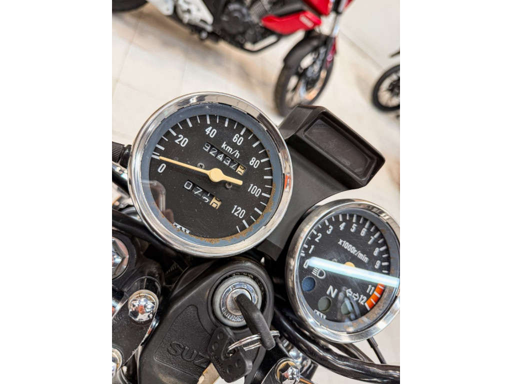 SUZUKI Intruder 125 Modelo sem Versão
