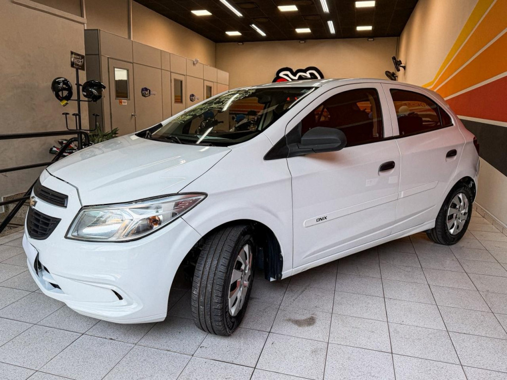 CHEVROLET Onix Hatch 1.0 4P FLEX JOY