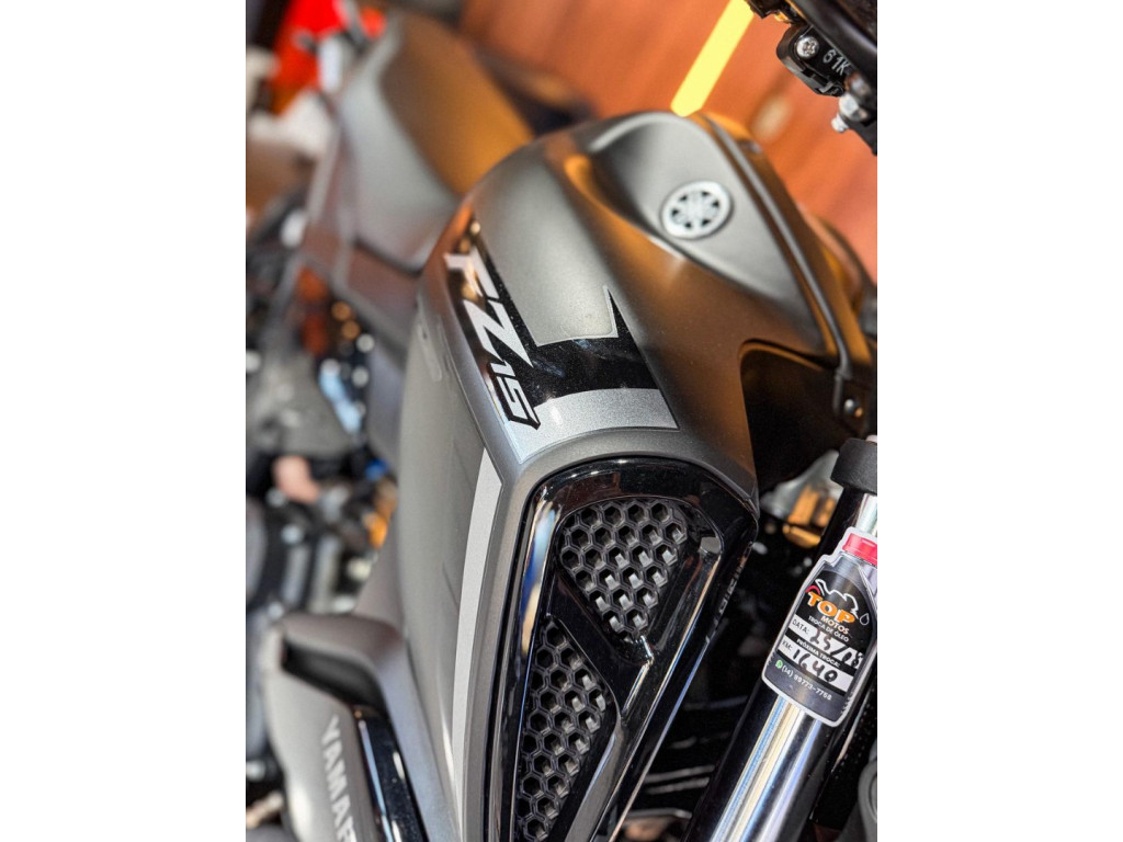 YAMAHA FZ 15 Fazer ABS