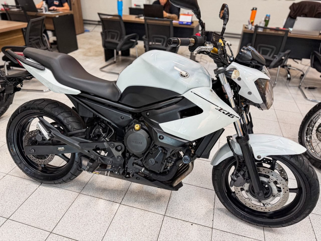 YAMAHA XJ6 600 N