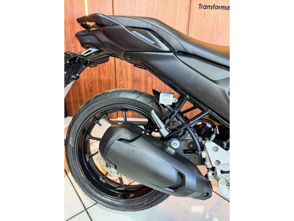 YAMAHA FZ 15 Fazer ABS