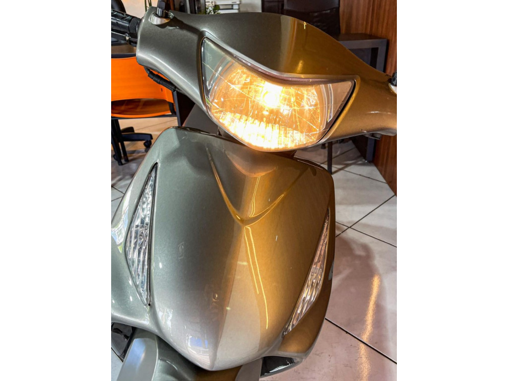 HONDA Biz 125 ES