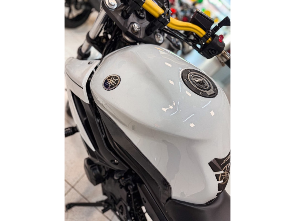 YAMAHA XJ6 600 N