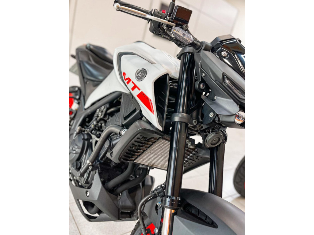 YAMAHA MT-03 300 ABS