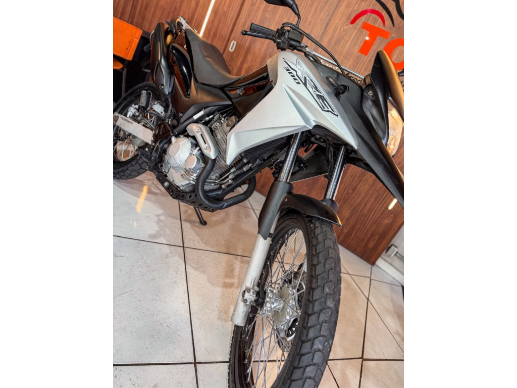 HONDA XRE 300 Modelo sem Versão
