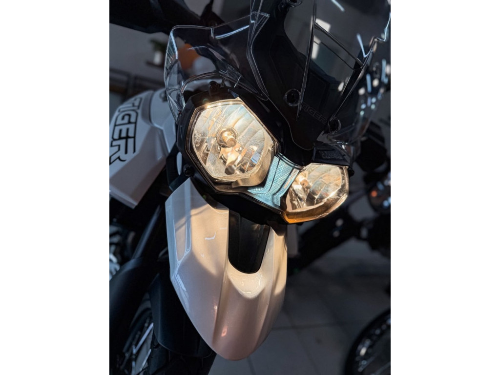 TRIUMPH Tiger 800 XCX