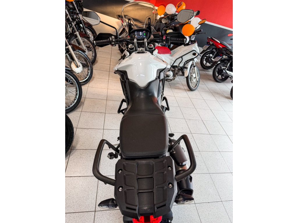 TRIUMPH Tiger 800 XCX