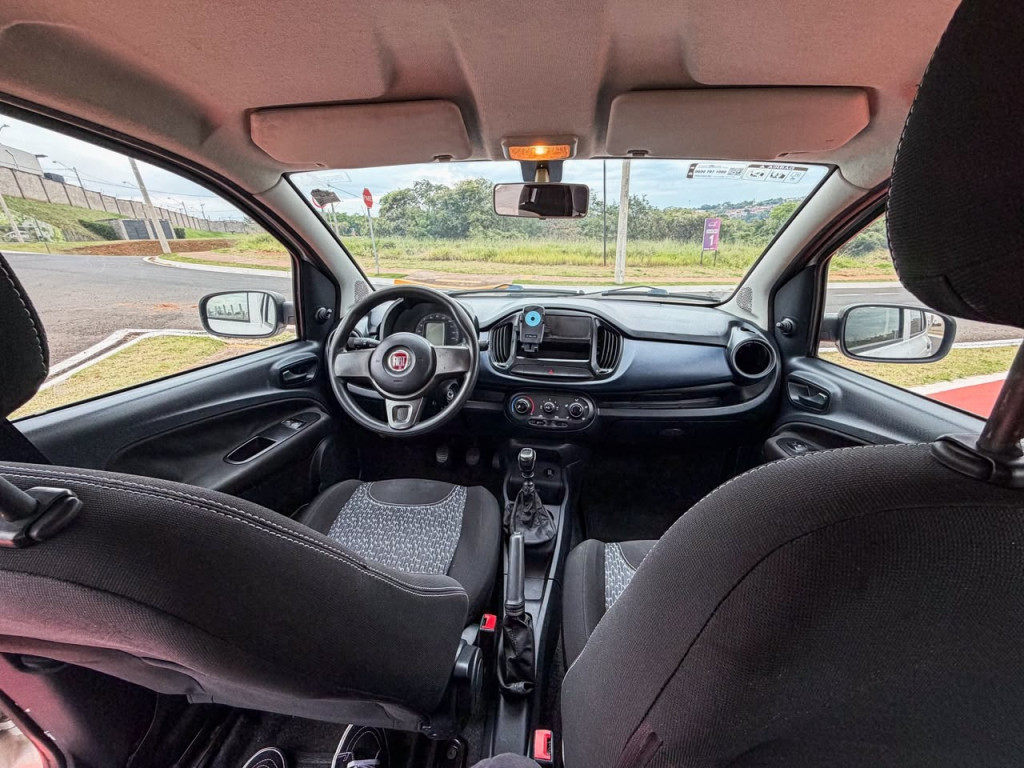 FIAT Uno 1.0 4P FLEX ATTRACTIVE