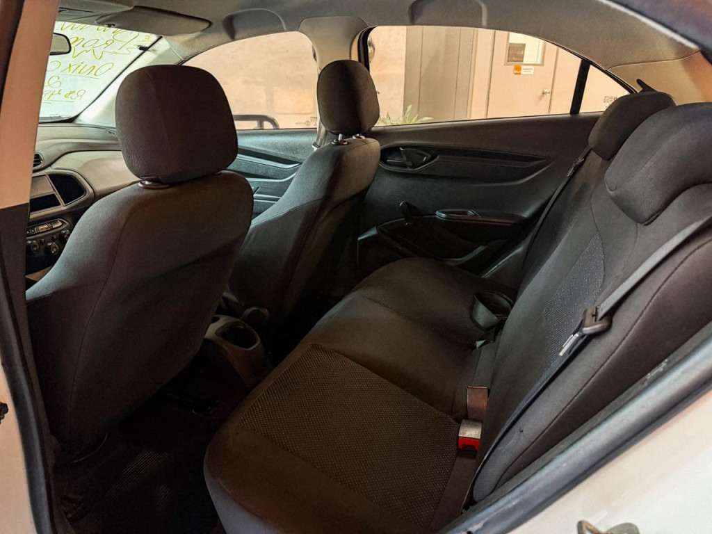 CHEVROLET Onix Hatch 1.0 4P FLEX JOY