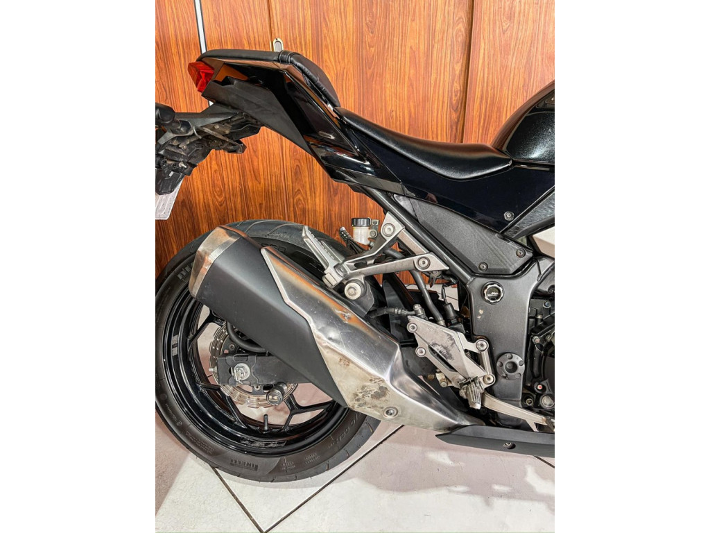 KAWASAKI Ninja 300 Modelo sem Versão