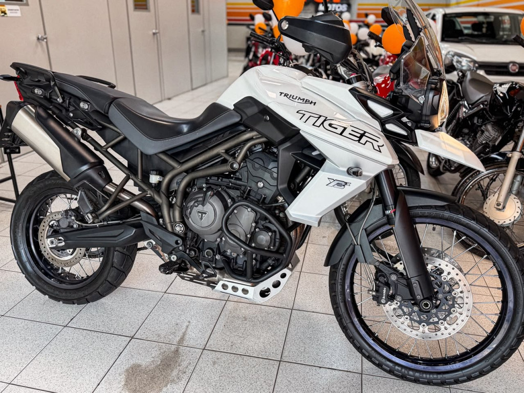 TRIUMPH Tiger 800 XCX