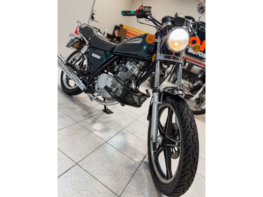 SUZUKI Intruder 125 Modelo sem Versão