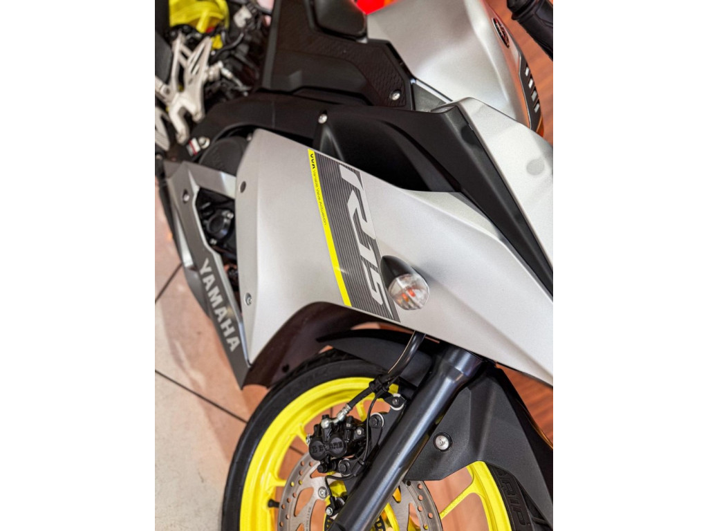 YAMAHA R 15 N/D