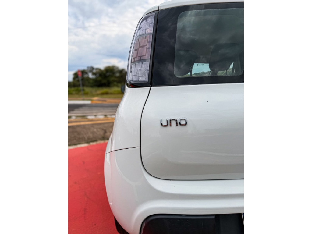FIAT Uno 1.0 4P FLEX ATTRACTIVE