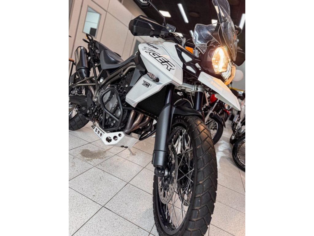 TRIUMPH Tiger 800 XCX