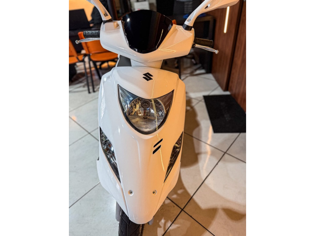 SUZUKI Burgman 125 Modelo sem Versão