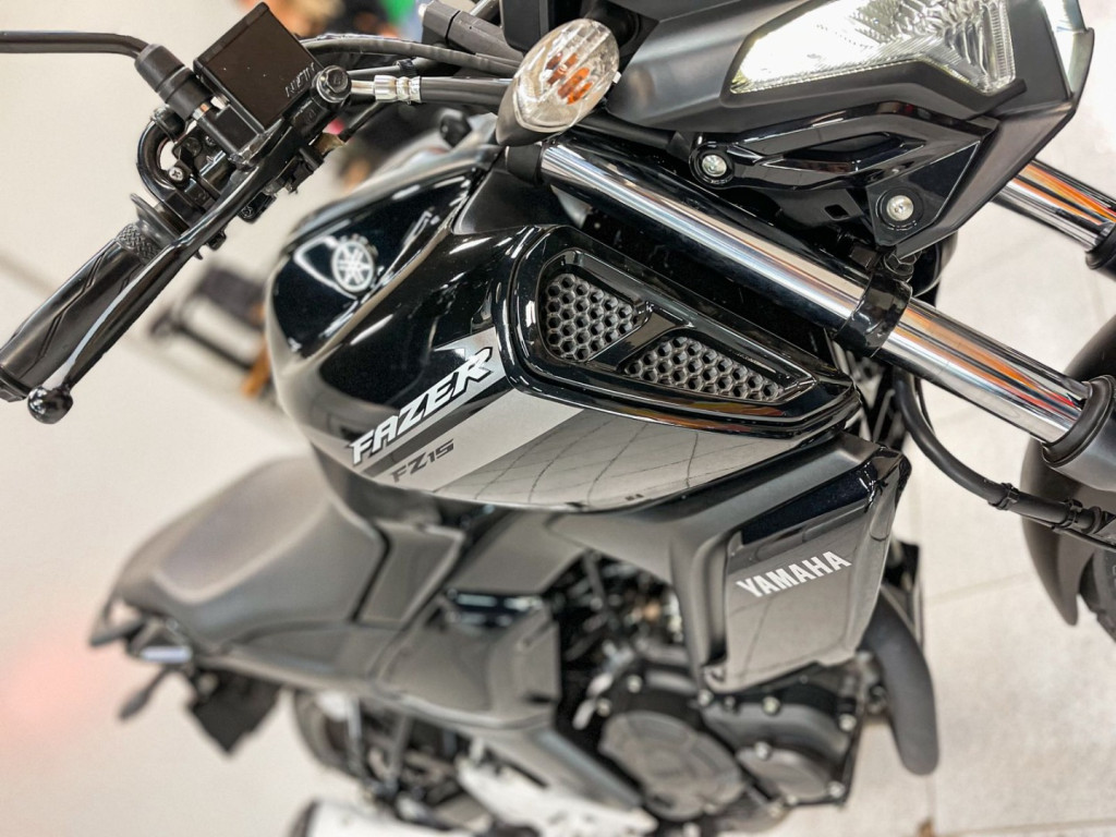 YAMAHA FZ 15 ABS