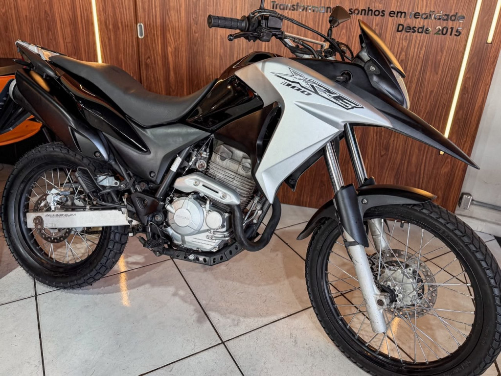HONDA XRE 300 Modelo sem Versão