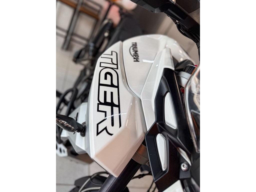 TRIUMPH Tiger 800 XCX