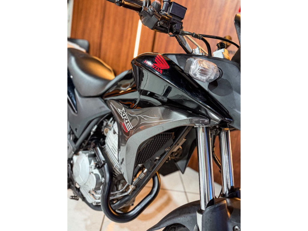 HONDA XRE 300 Modelo sem Versão