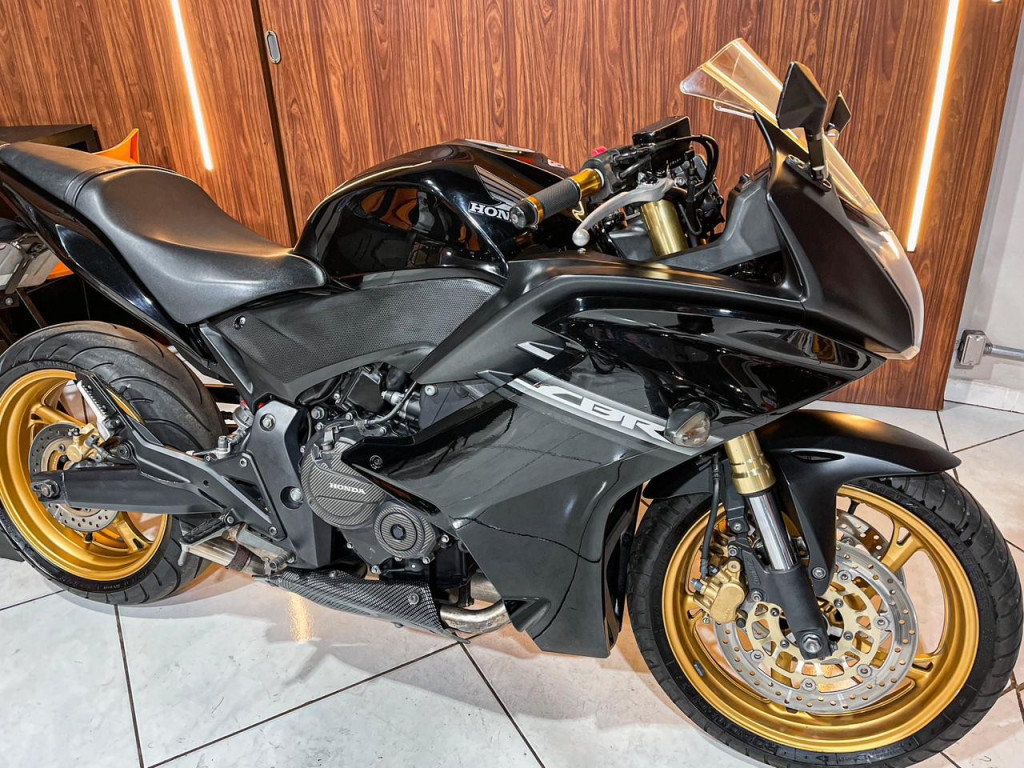 HONDA CBR 600 F Modelo sem Versão