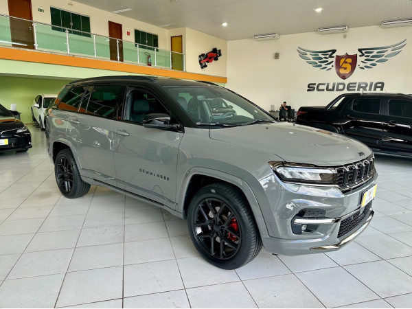 COMANDER COMMANDER BLACKHAWK