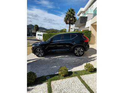 VOLVO XC40 1.5 16V 4P T5 RECHARGE MOMENTUM GEARTRONIC AUTOMÁTICO