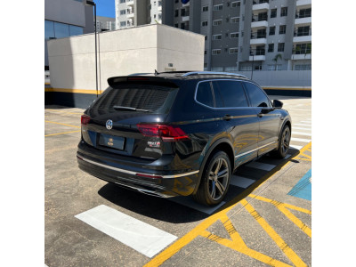 Tiguan 2.0 16V 4P FSI R-LINE TURBO AUTOMÁTICO
