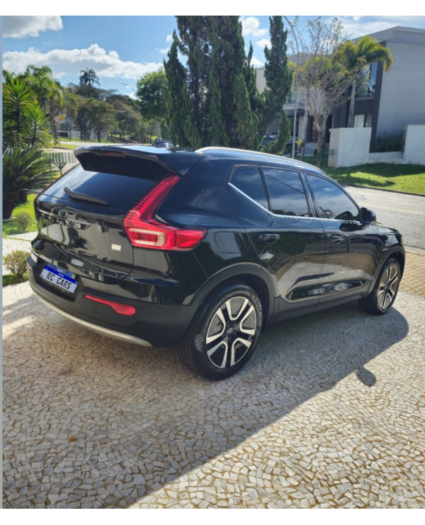 VOLVO XC40 1.5 16V 4P T5 RECHARGE MOMENTUM GEARTRONIC AUTOMÁTICO